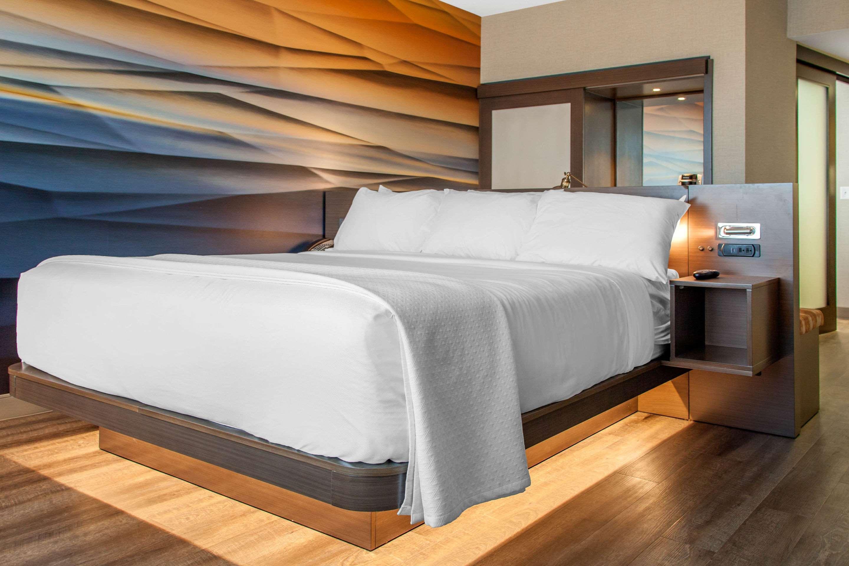 Cambria Downtown-whiskey Row Hotel
