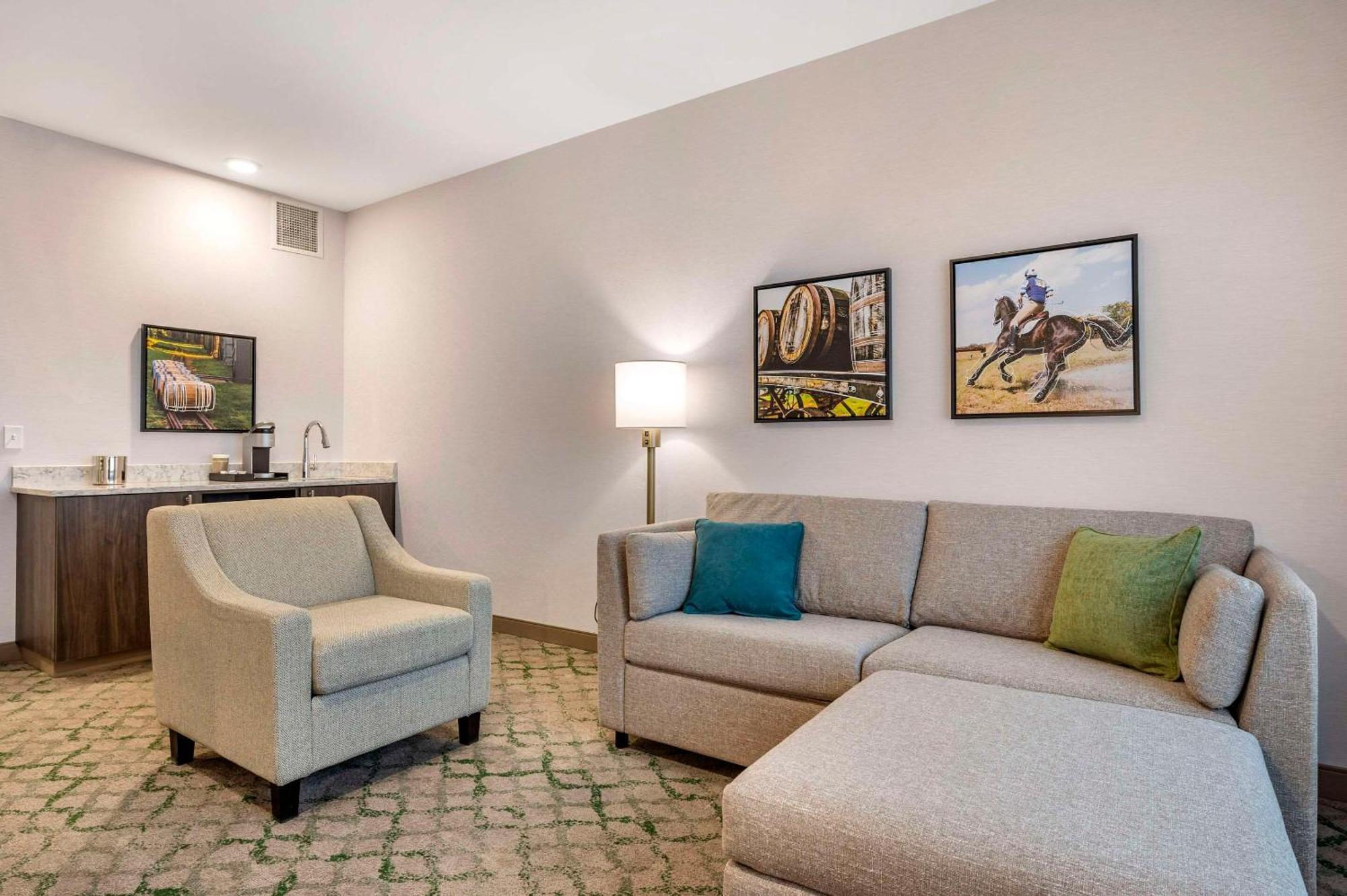 Cambria Downtown-whiskey Row 3*